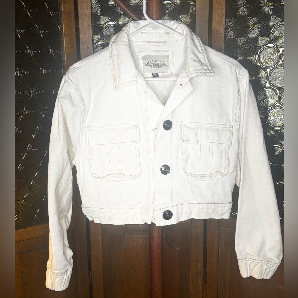 Ashley Vintage Charm Cream Jean Jacket, Size Small
